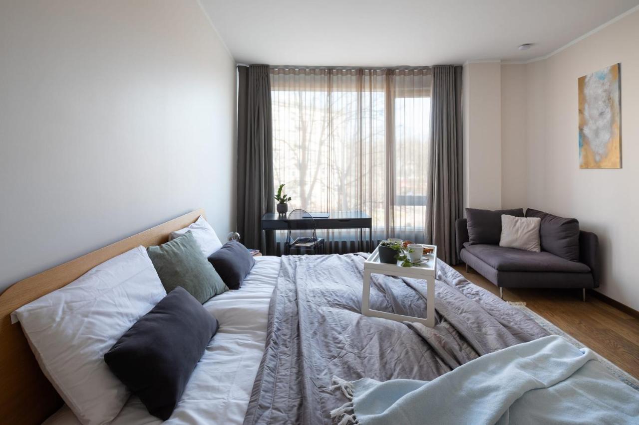 Riverside Spacious One Bedroom Appartement *